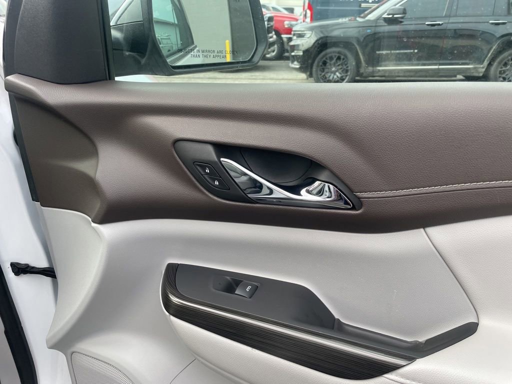 Used 2023 GMC Acadia SLT w/ Technology Package image 38