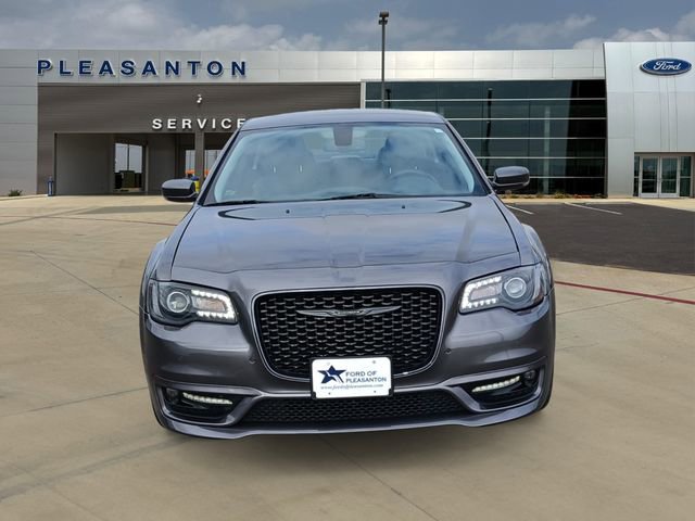 Used 2022 Chrysler 300 Touring L image 8