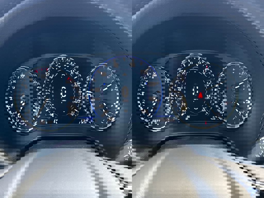 Used 2024 Buick Enclave Avenir image 24