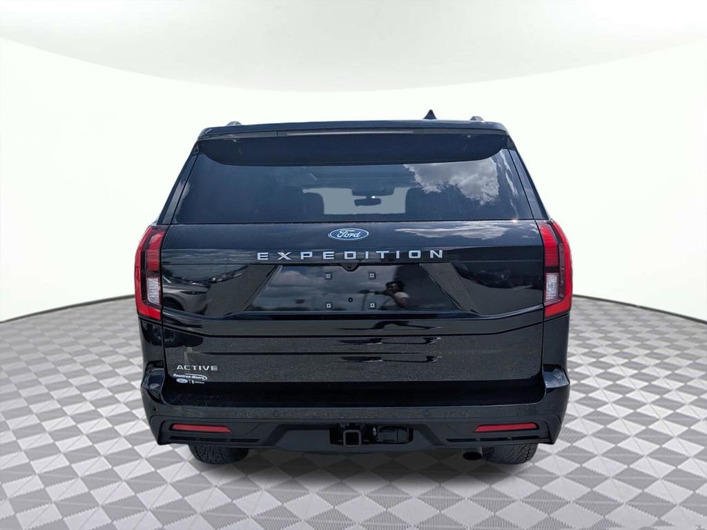 Used 2025 Ford Expedition Active image 4