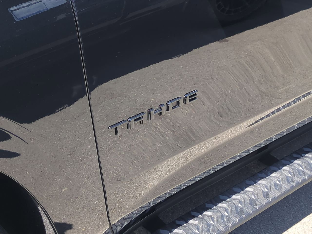 Used 2025 Chevrolet Tahoe Z71 w/ Comfort Package AWD/4WD image 32