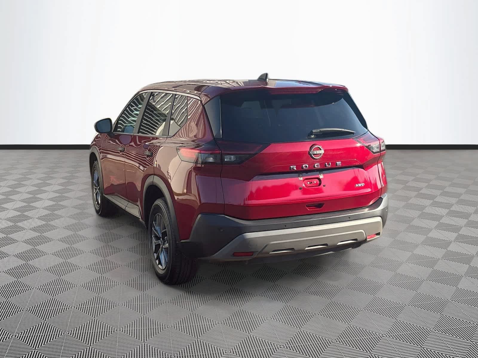 Used 2023 Nissan Rogue S AWD/4WD image 7