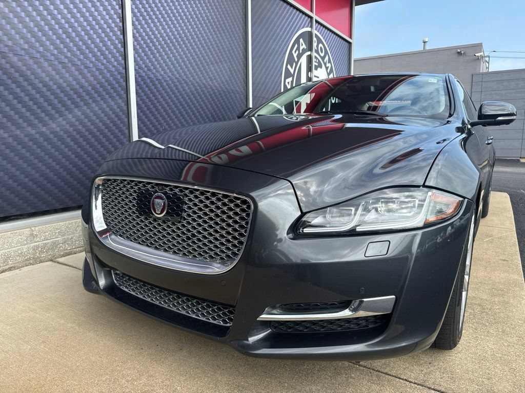 Used 2017 Jaguar XJ L Portfolio AWD/4WD image 18