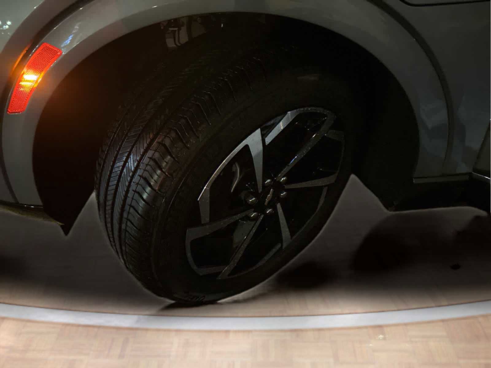 Used 2025 Chevrolet Equinox EV LT w/ Convenience Package image 30