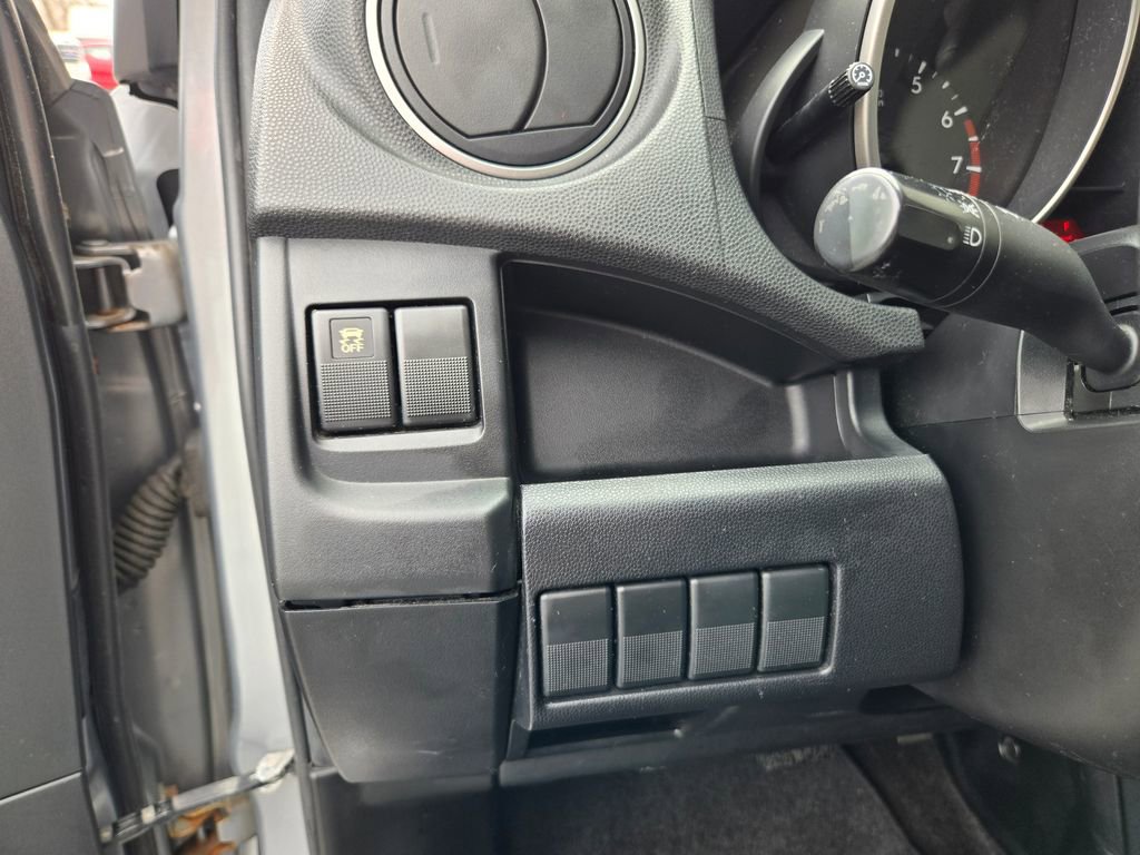 Used 2012 MAZDA MAZDA5 Sport FWD image 16