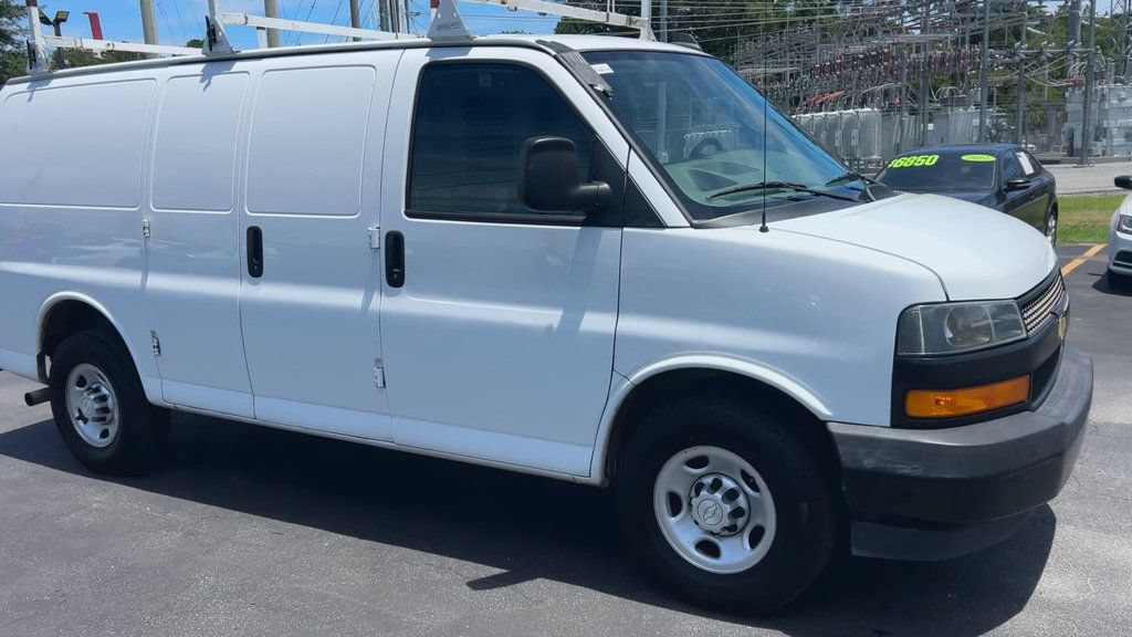 Used 2018 Chevrolet Express 2500 w/ Driver Convenience Package RWD image 2