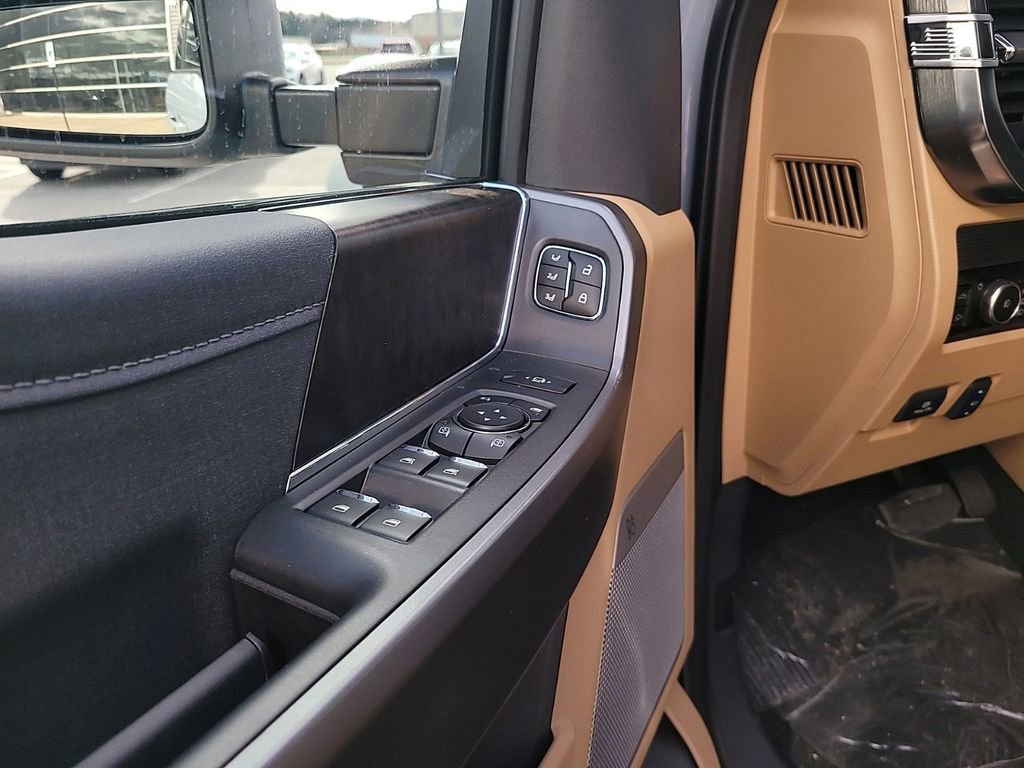 New 2025 Ford F250 Lariat w/ Lariat Ultimate Package image 10
