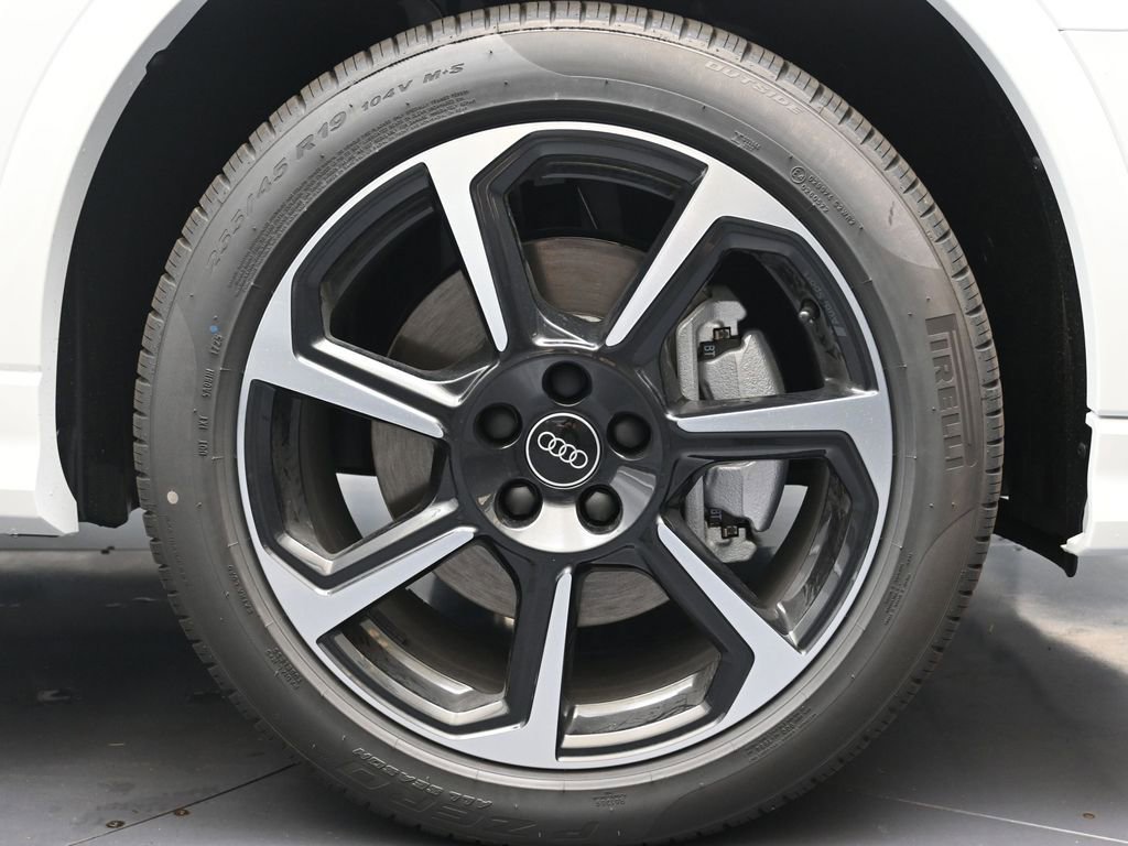 Used 2025 Audi Q3 2.0T Premium Plus w/ Premium Plus Package image 9