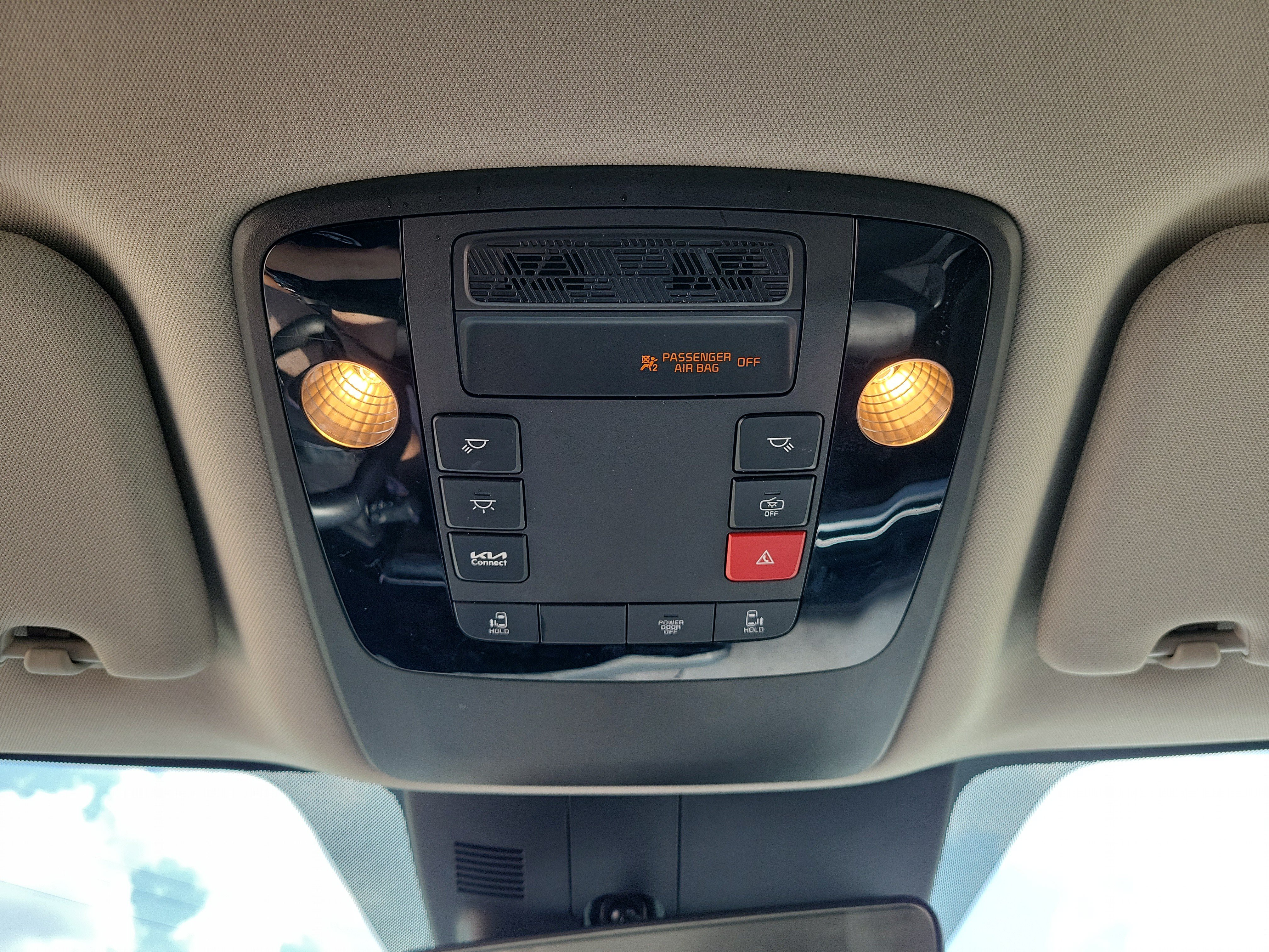 Used 2025 Kia Carnival FWD image 29