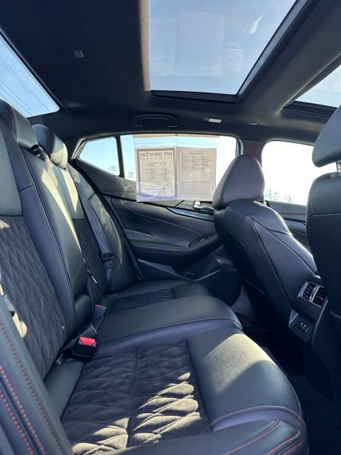 Used 2022 Nissan Maxima SR w/ Sport Mat Group image 19