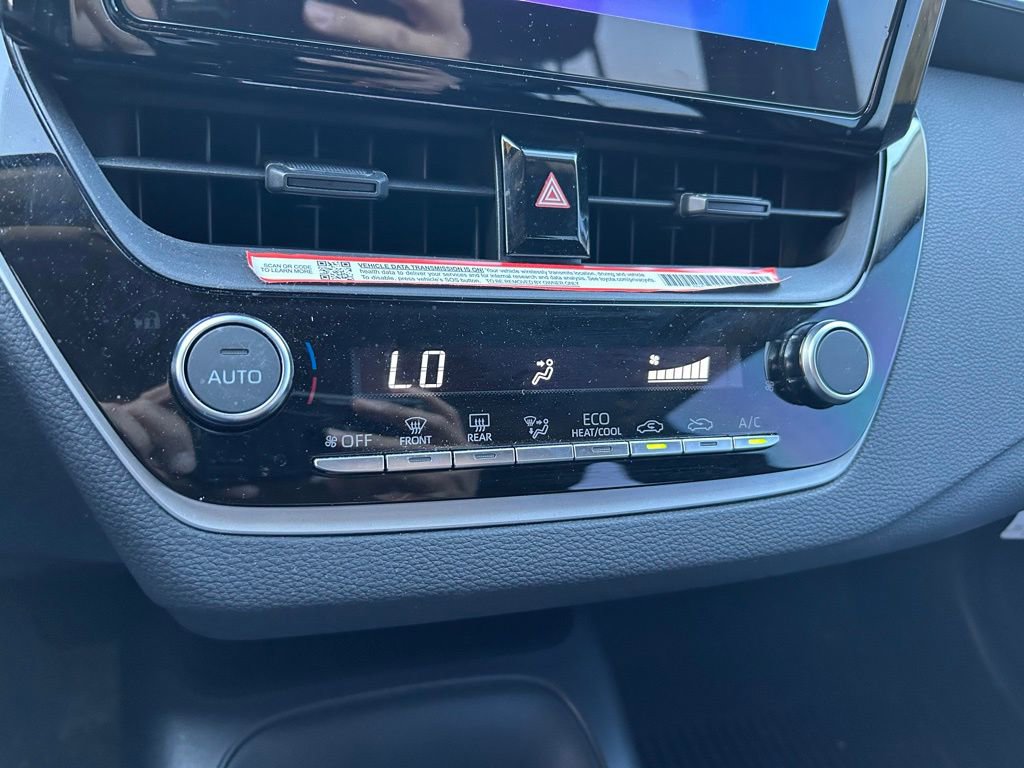 Used 2025 Toyota Corolla LE FWD image 25