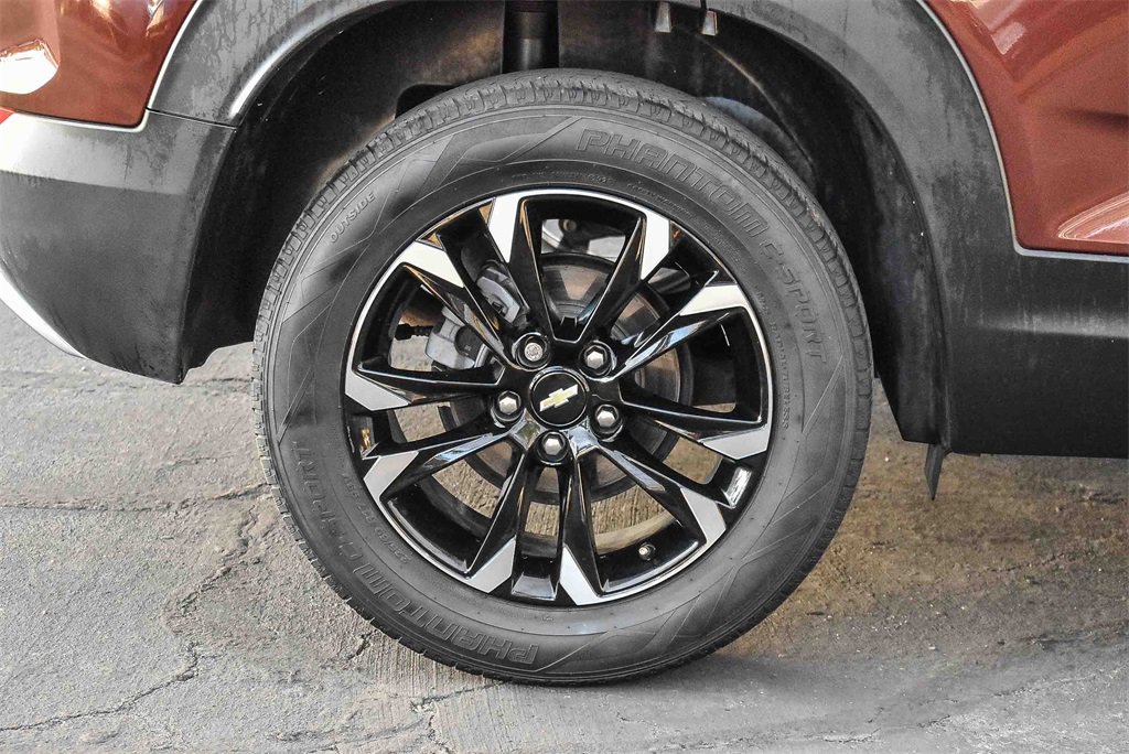 Used 2022 Chevrolet TrailBlazer LT w/ Convenience Package image 11