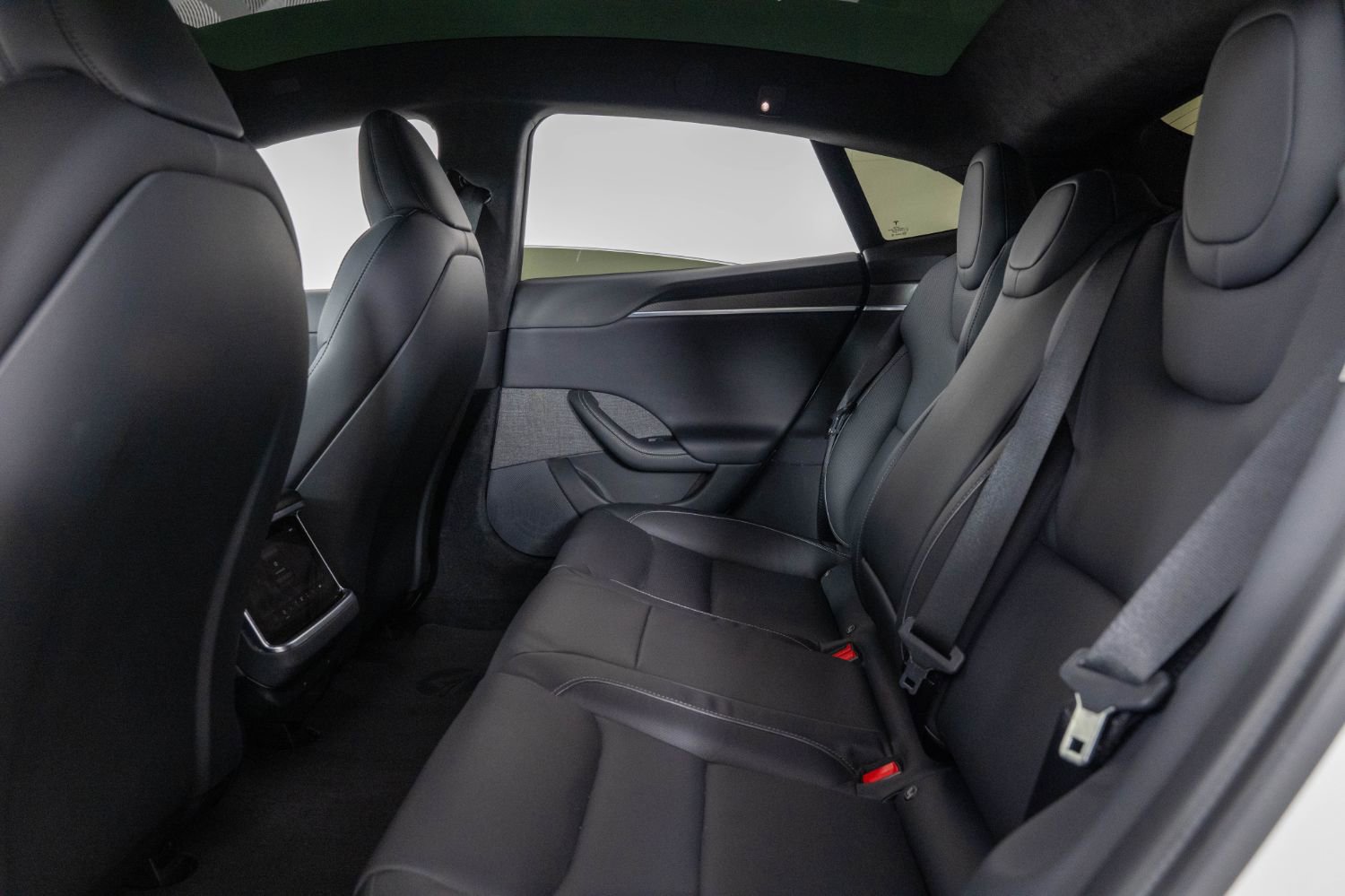 Used 2021 Tesla Model S Plaid image 18