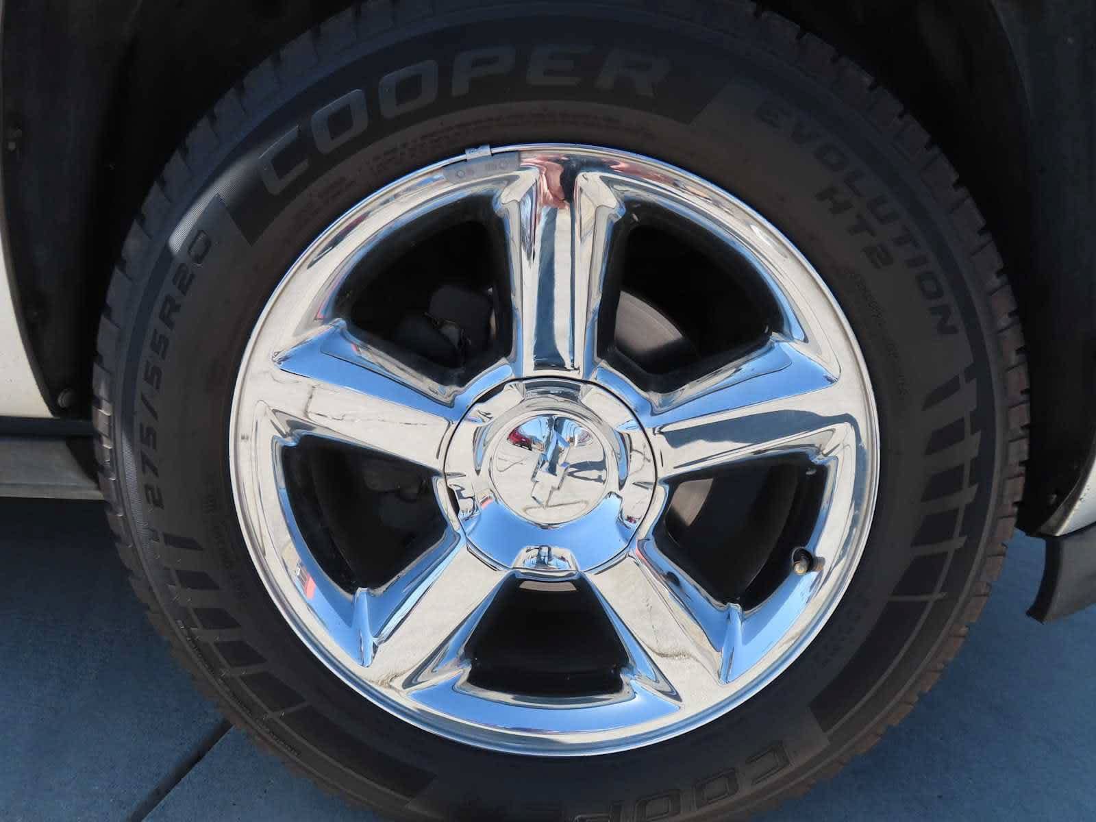Used 2012 Chevrolet Avalanche LTZ AWD/4WD image 11