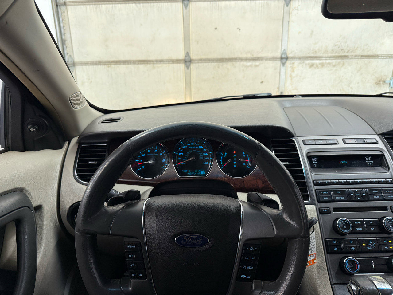 Used 2010 Ford Taurus SEL image 30