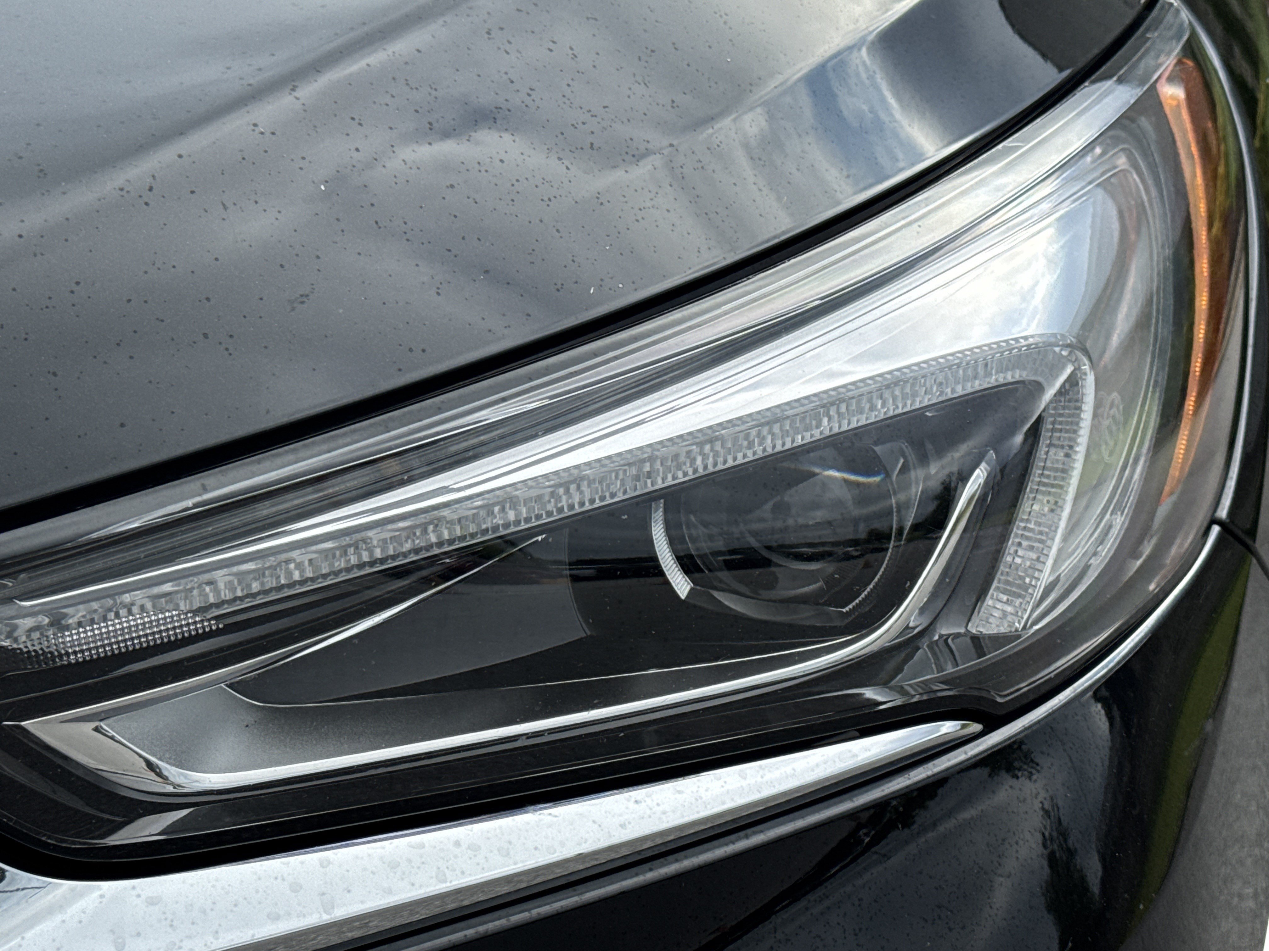 Used 2018 Buick Enclave Premium w/ Experience Buick Package FWD image 6