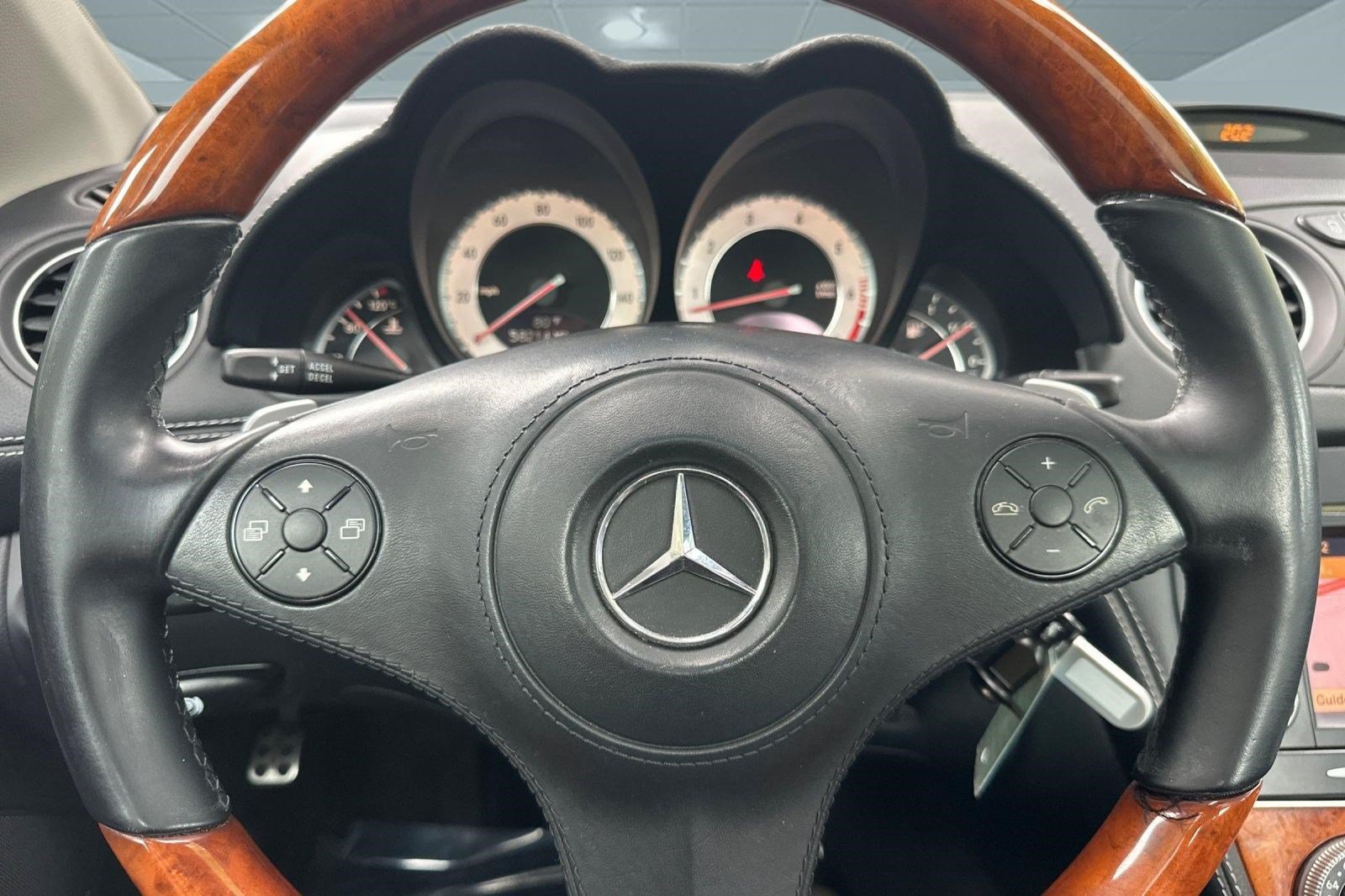Used 2012 Mercedes-Benz SL 550 image 10