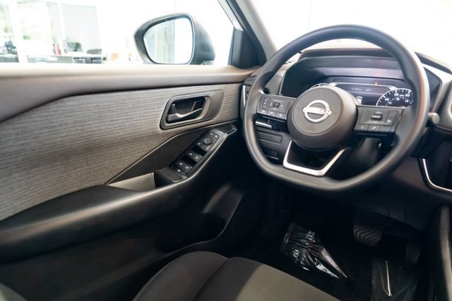 Used 2023 Nissan Rogue S AWD/4WD image 11