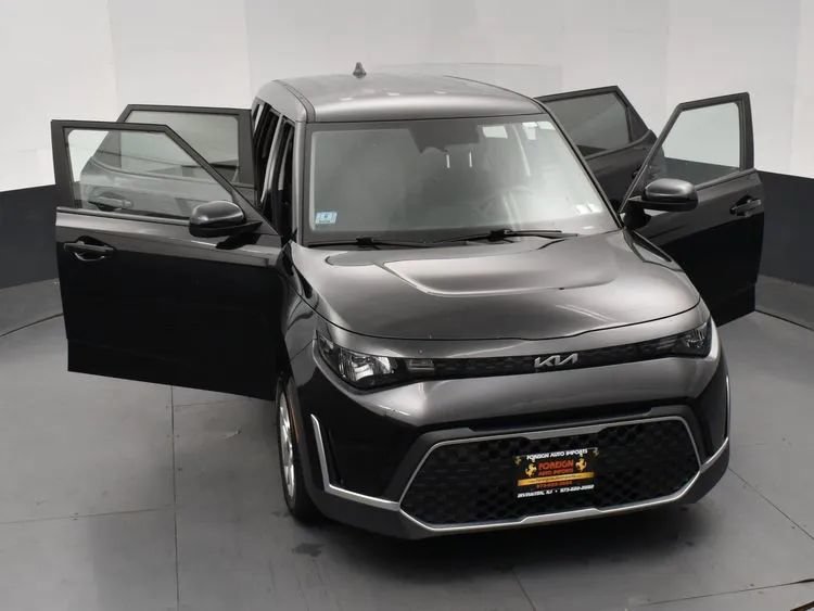 Used 2024 Kia Soul LX w/ Option Group 015 FWD image 10