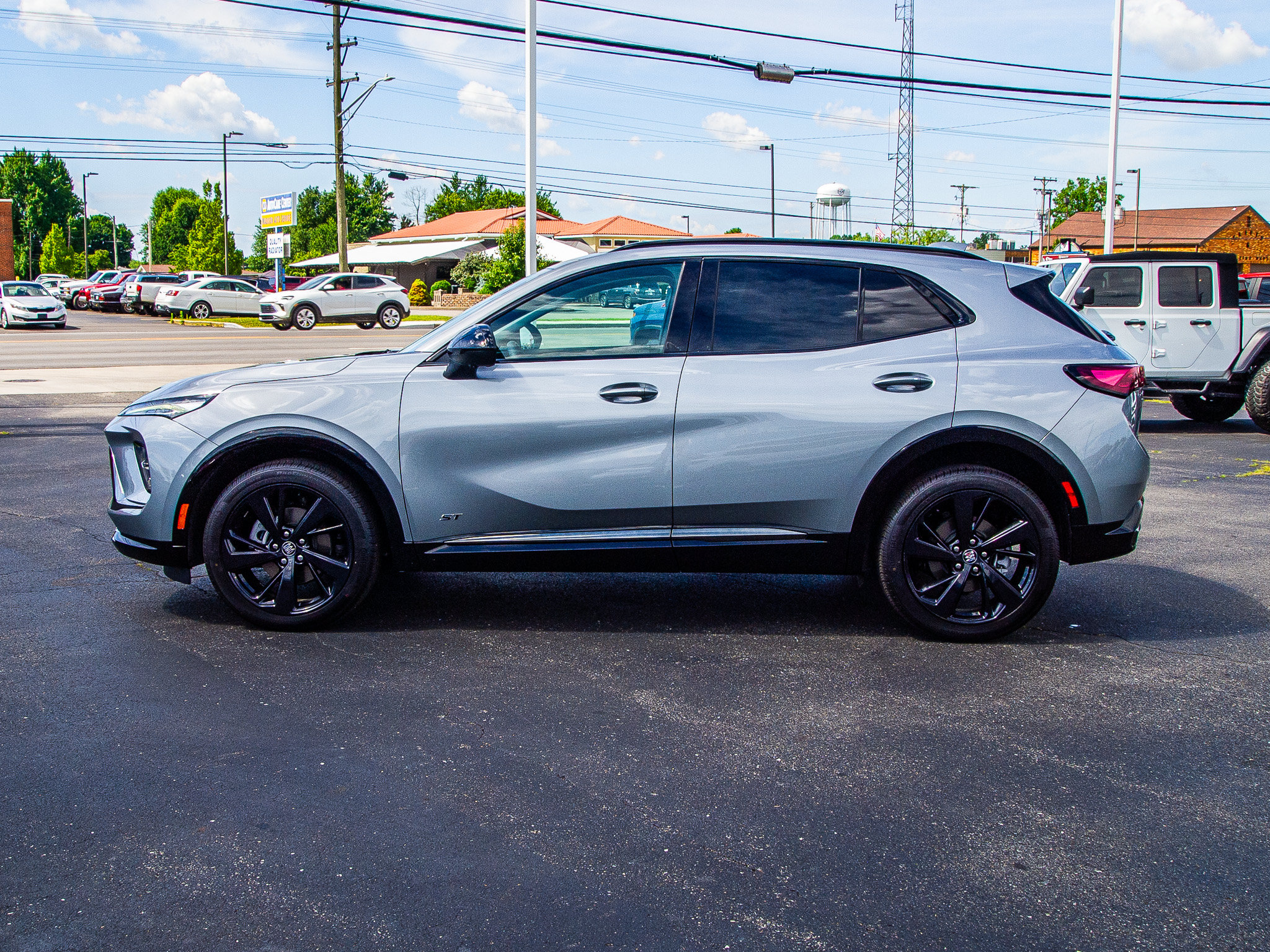 Used 2025 Buick Envision Sport Touring AWD/4WD image 4
