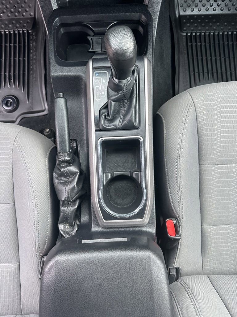 Used 2019 Toyota Tacoma SR5 AWD/4WD image 30