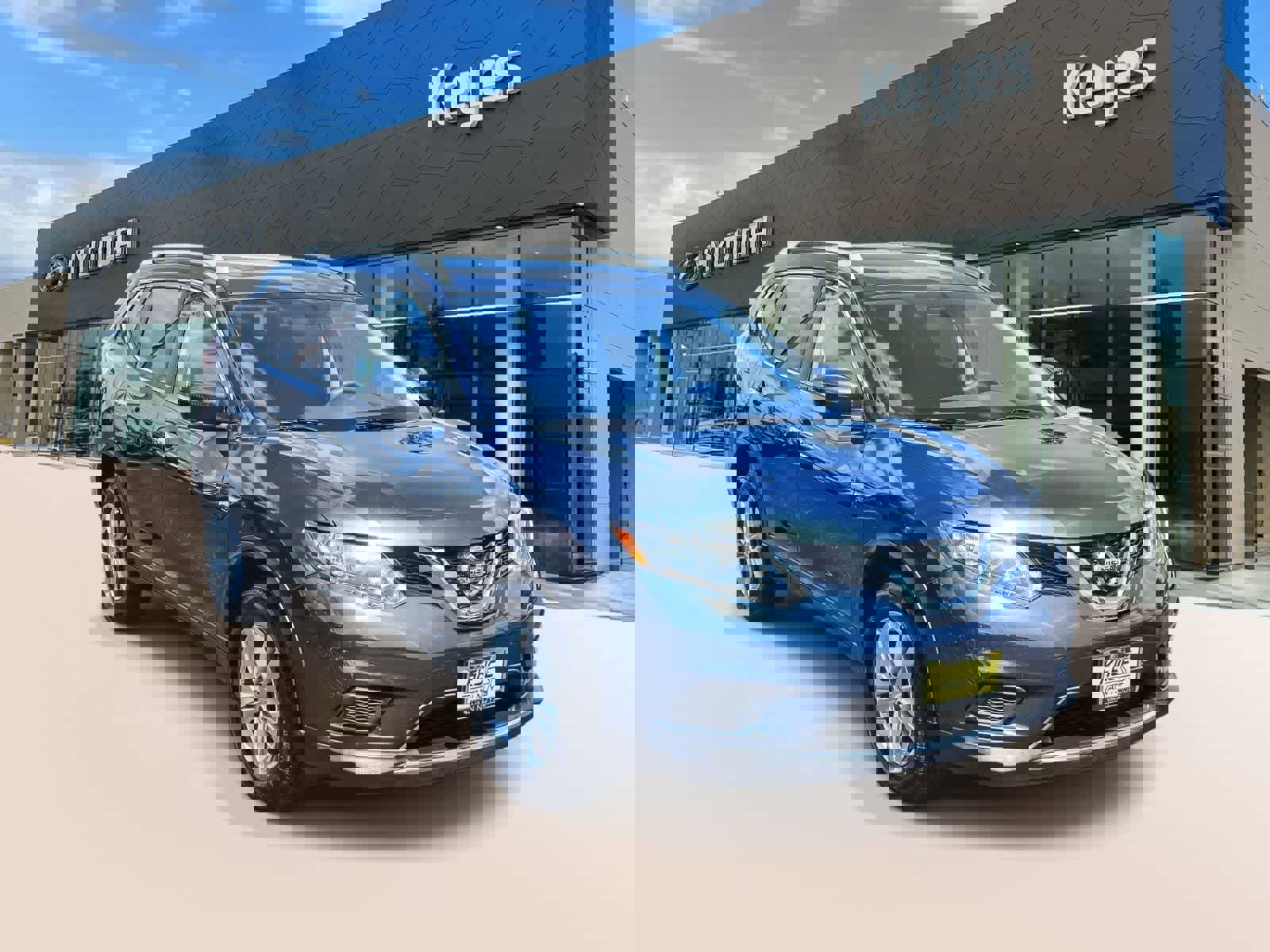 Used 2016 Nissan Rogue SV w/ SV Premium Package image 3