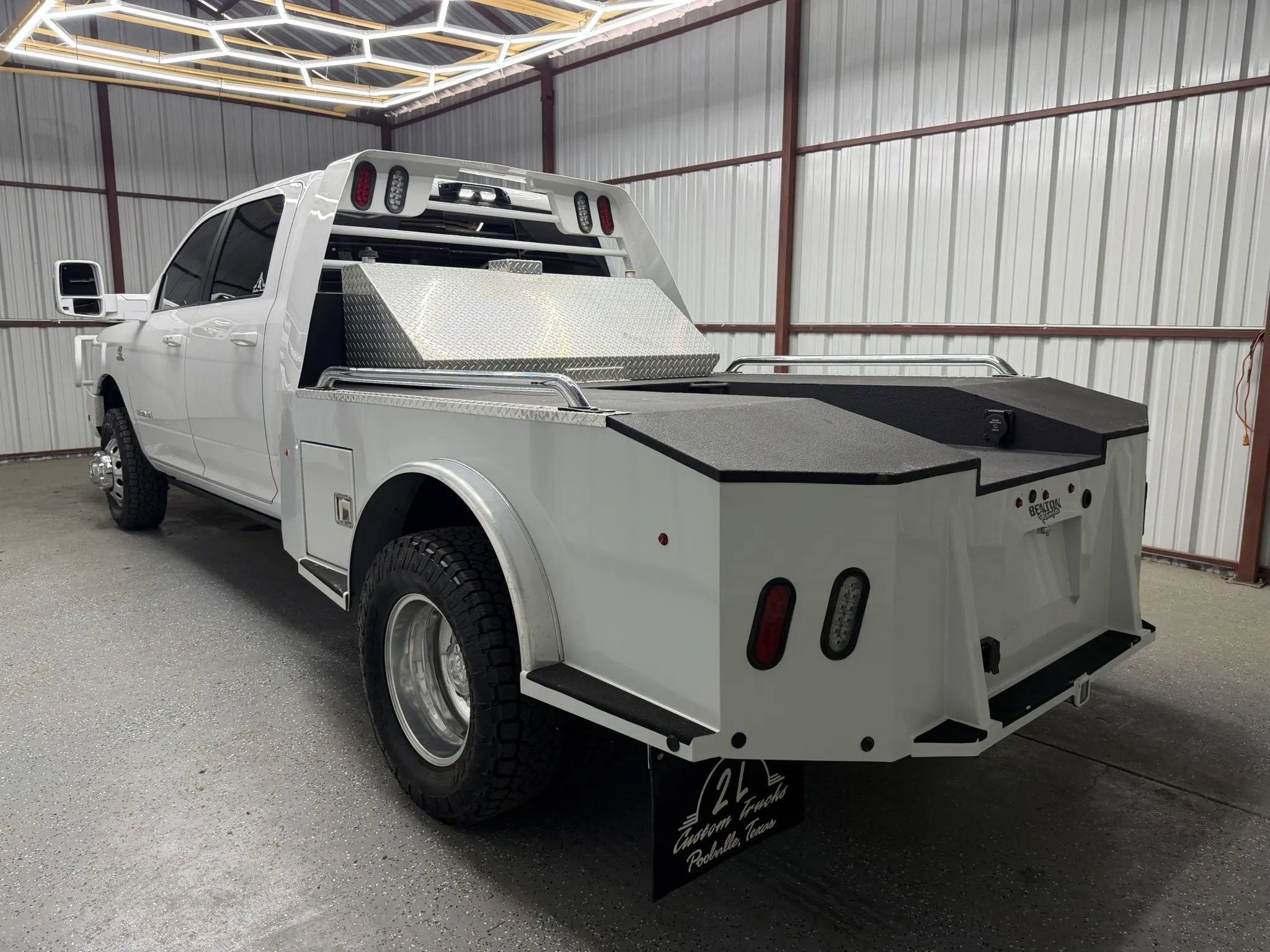 Used 2025 RAM 3500 Laramie AWD/4WD image 4