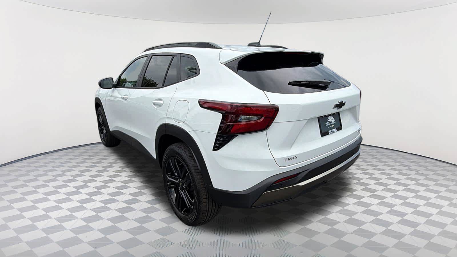 New 2026 Chevrolet Trax ACTIV w/ Sunroof Package FWD image 7