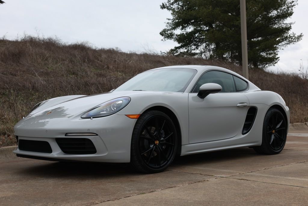 Used 2025 Porsche 718 Cayman image 4