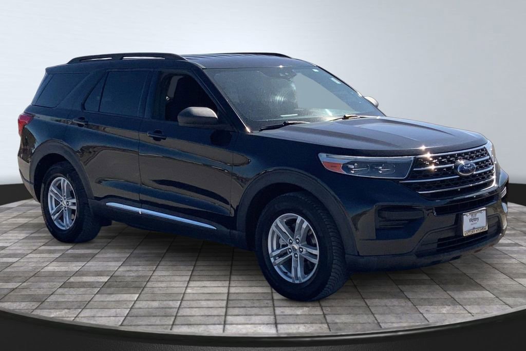 Used 2020 Ford Explorer XLT image 3
