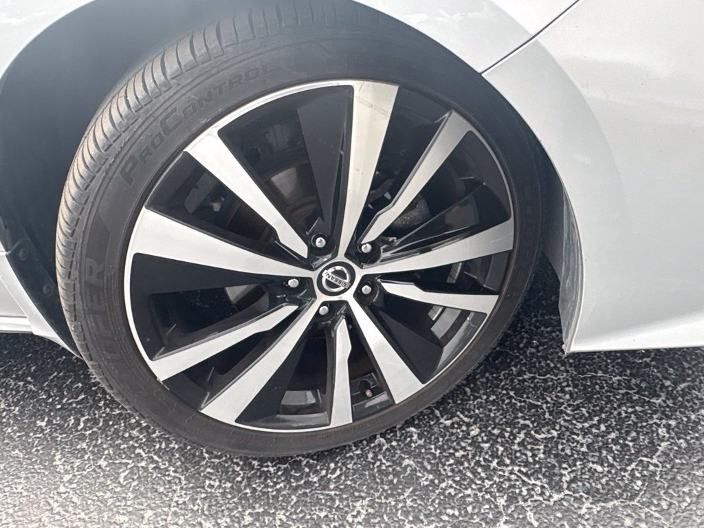 Certified 2021 Nissan Altima 2.0 SR FWD image 11