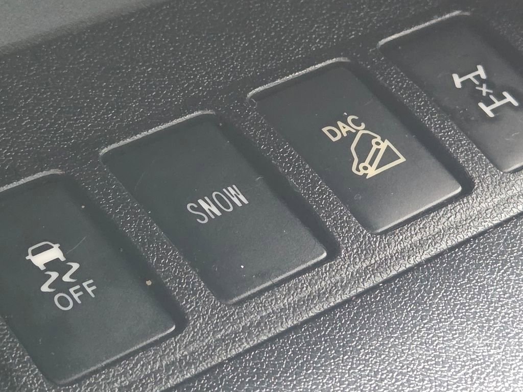 Used 2017 Toyota Highlander SE AWD/4WD image 15