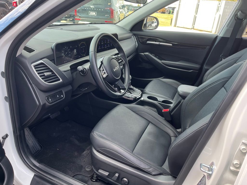 Used 2024 Kia Seltos EX image 13