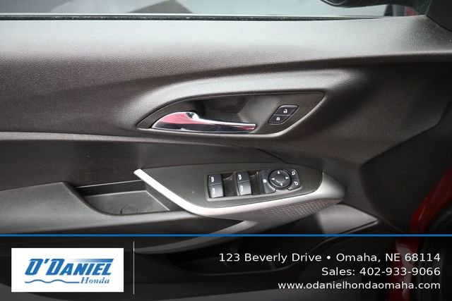 Used 2024 Chevrolet Trax RS w/ Sunroof Package FWD image 24
