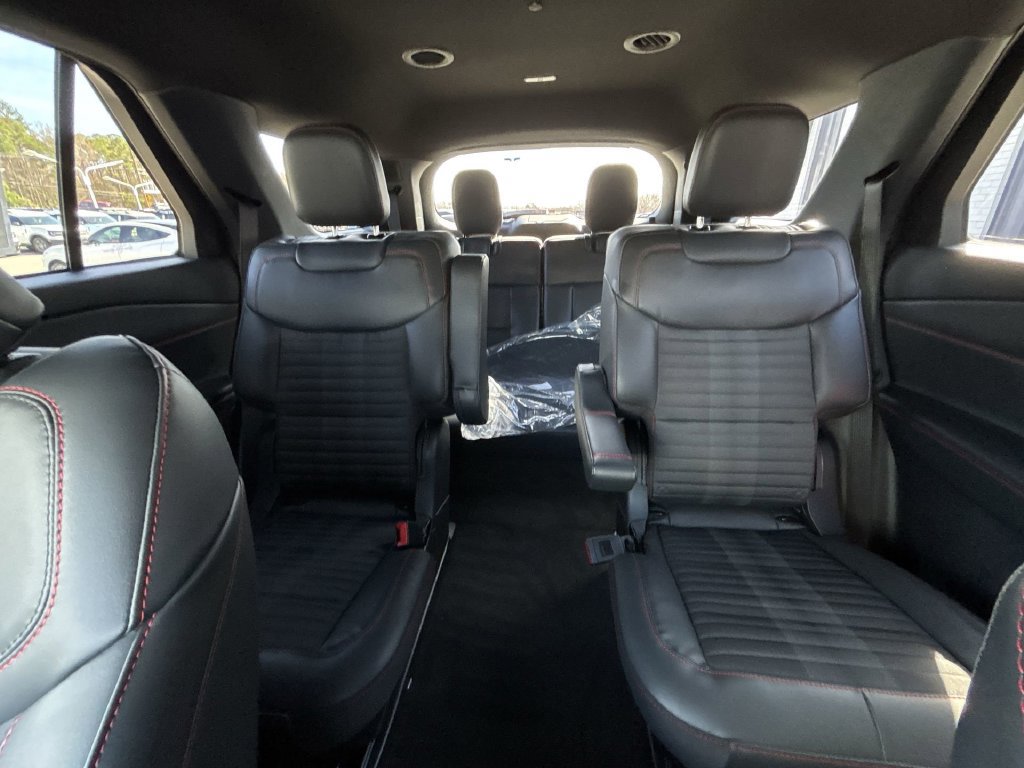 New 2026 Ford Explorer ST-Line w/ ST-Line Street Pack RWD image 25
