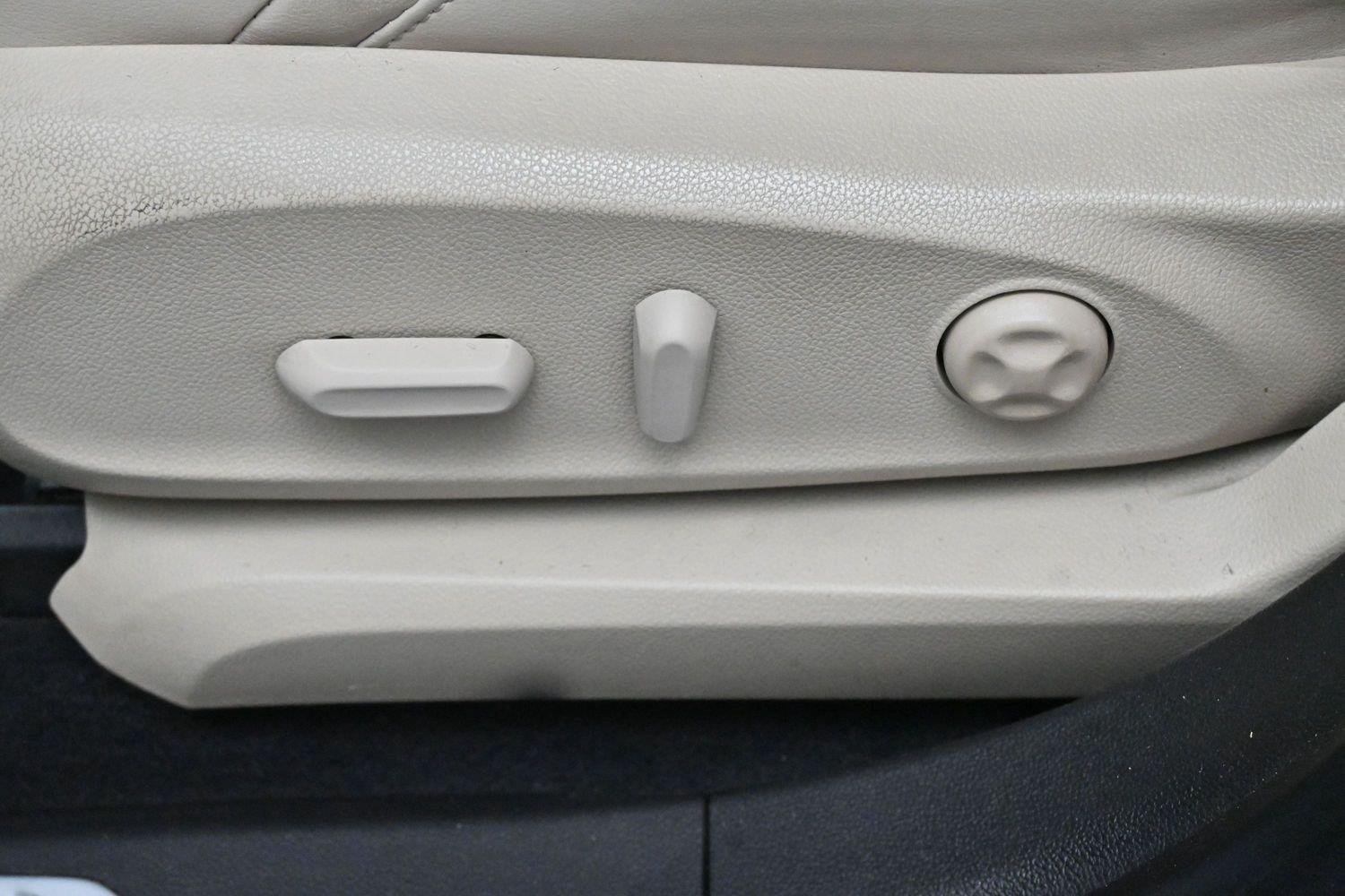 Used 2017 Buick Envision Essence FWD image 17