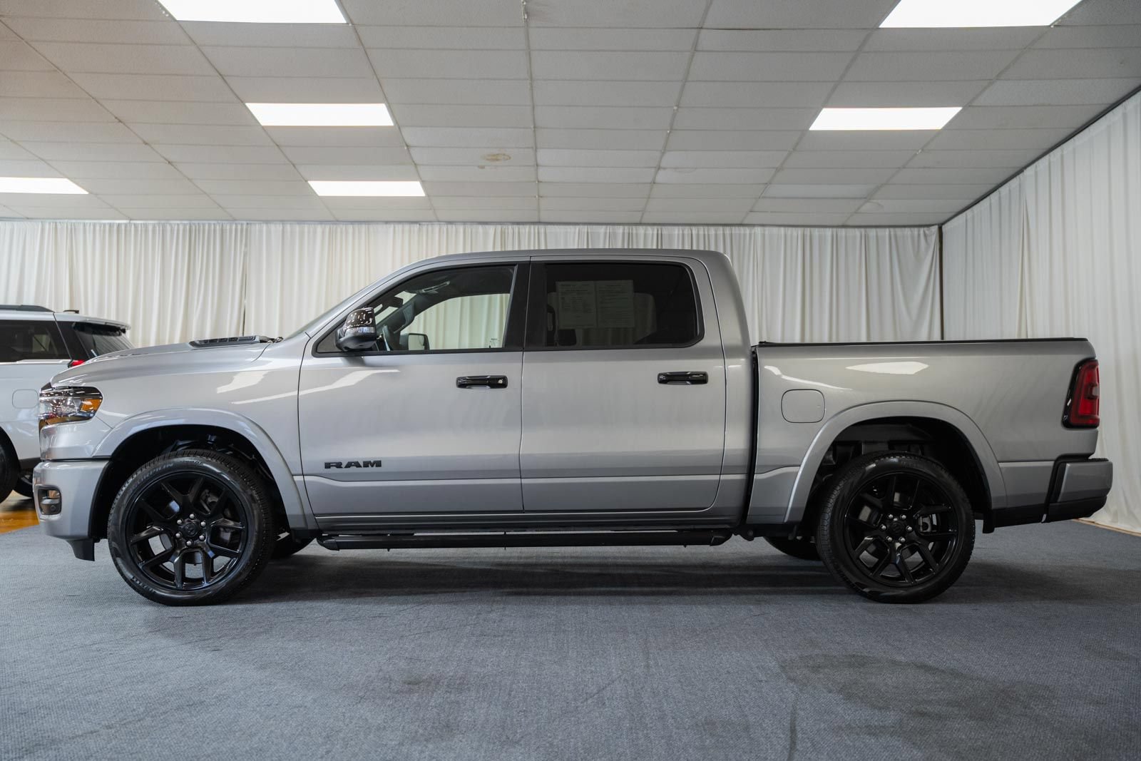 Used 2025 RAM 1500 Laramie w/ Night Edition AWD/4WD image 5