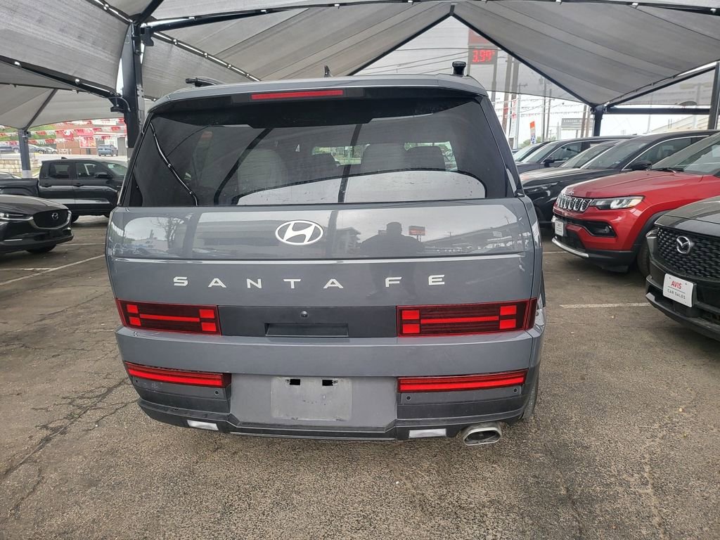 Used 2025 Hyundai Santa Fe SEL FWD image 5