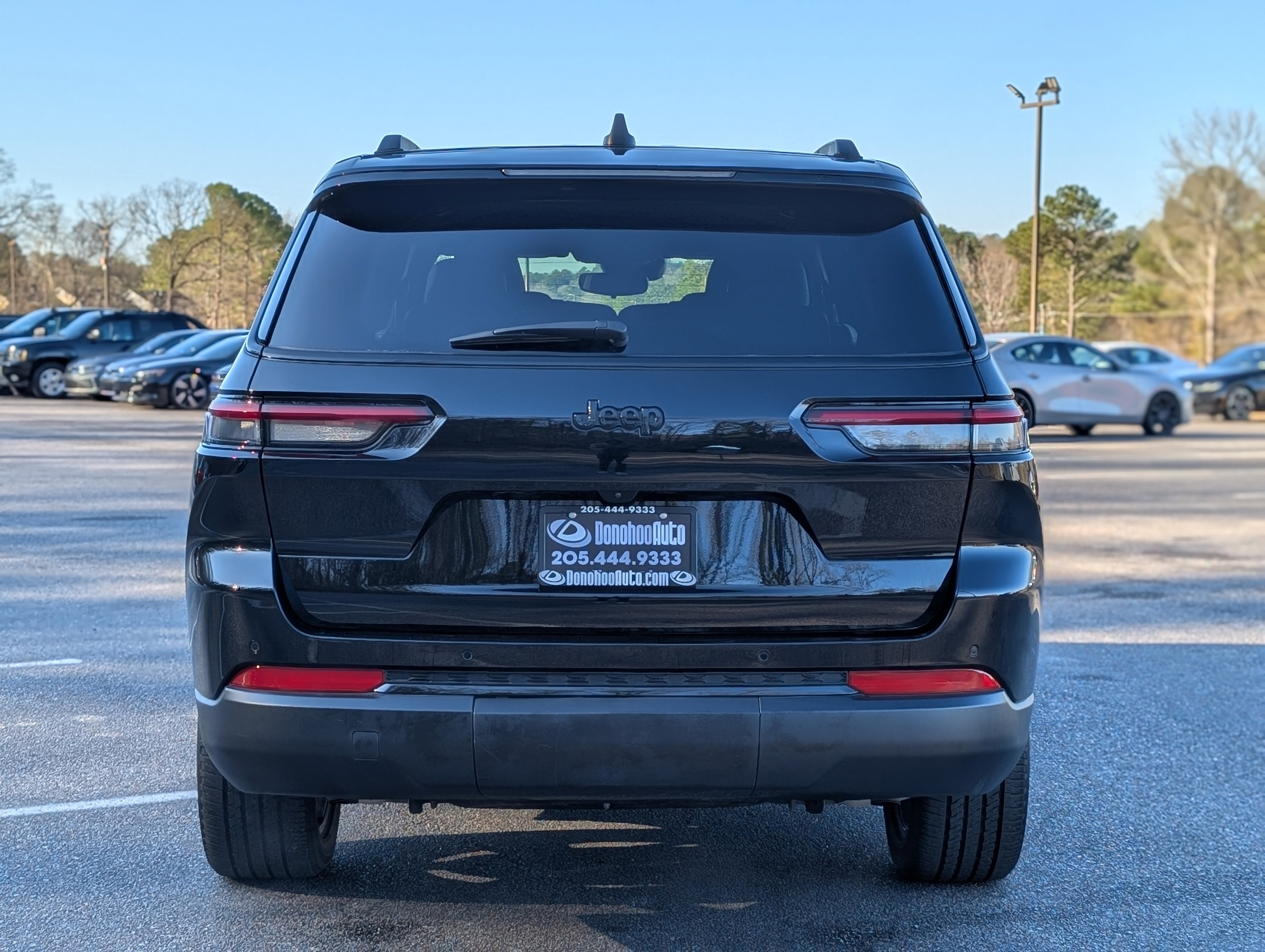 Used 2024 Jeep Grand Cherokee L Laredo image 8