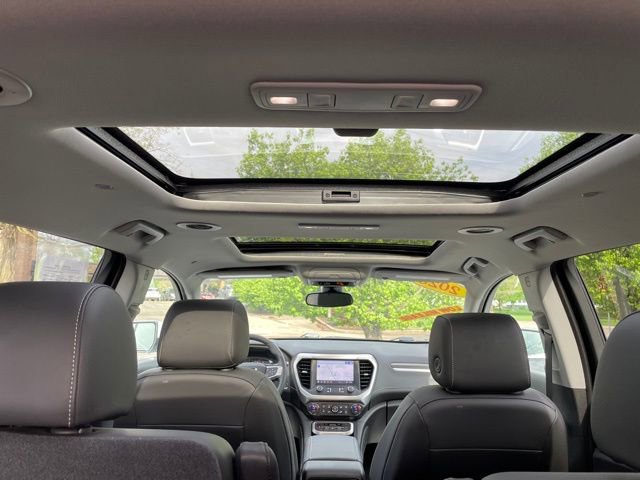 Used 2023 GMC Acadia SLT w/ Preferred Package FWD image 42