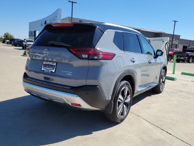 Used 2022 Nissan Rogue Platinum w/ Head-Up Display Package AWD/4WD image 3