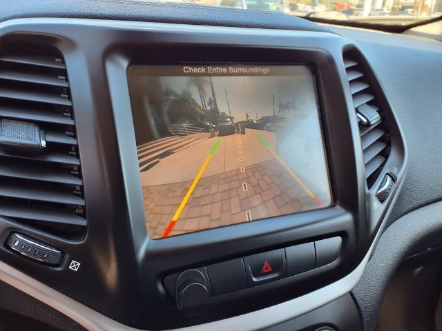 Used 2014 Jeep Cherokee Limited w/ Luxury Group FWD image 26
