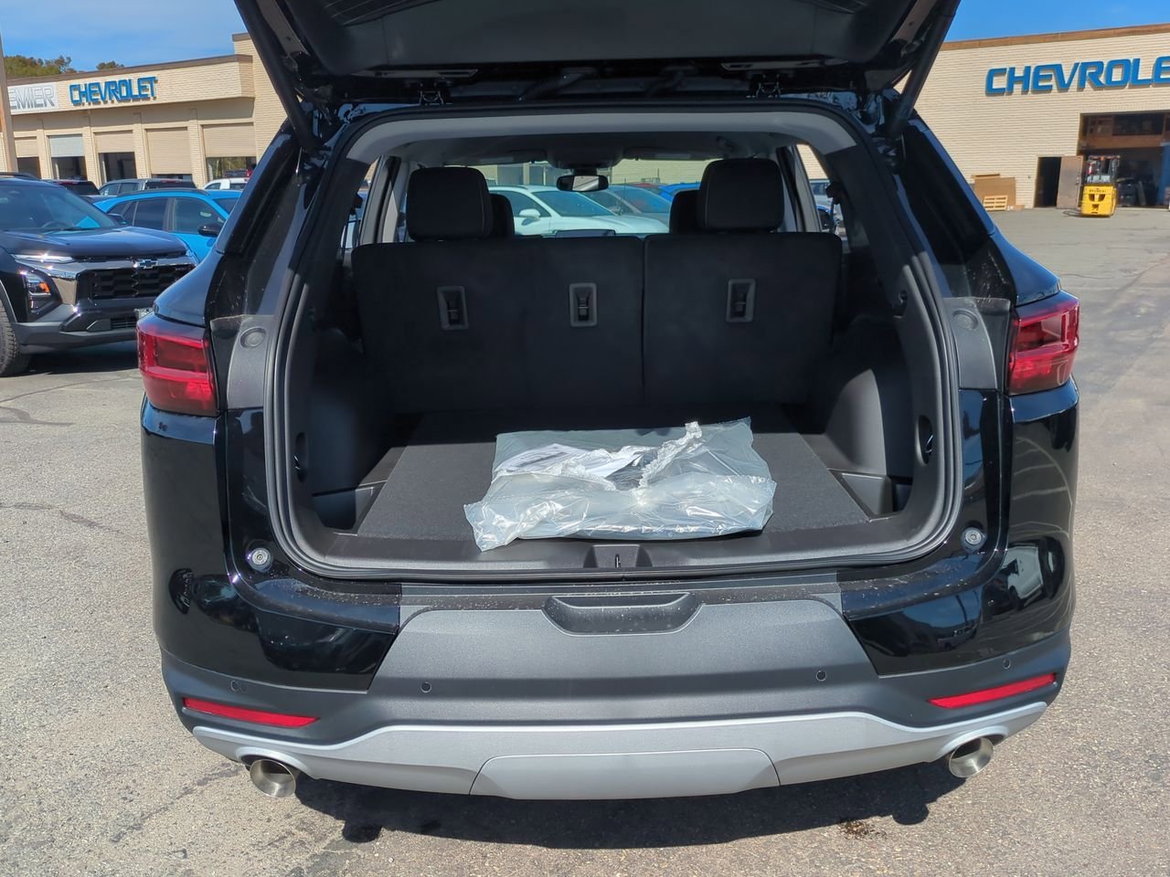 New 2026 Chevrolet Blazer LT w/ Convenience Package FWD image 25