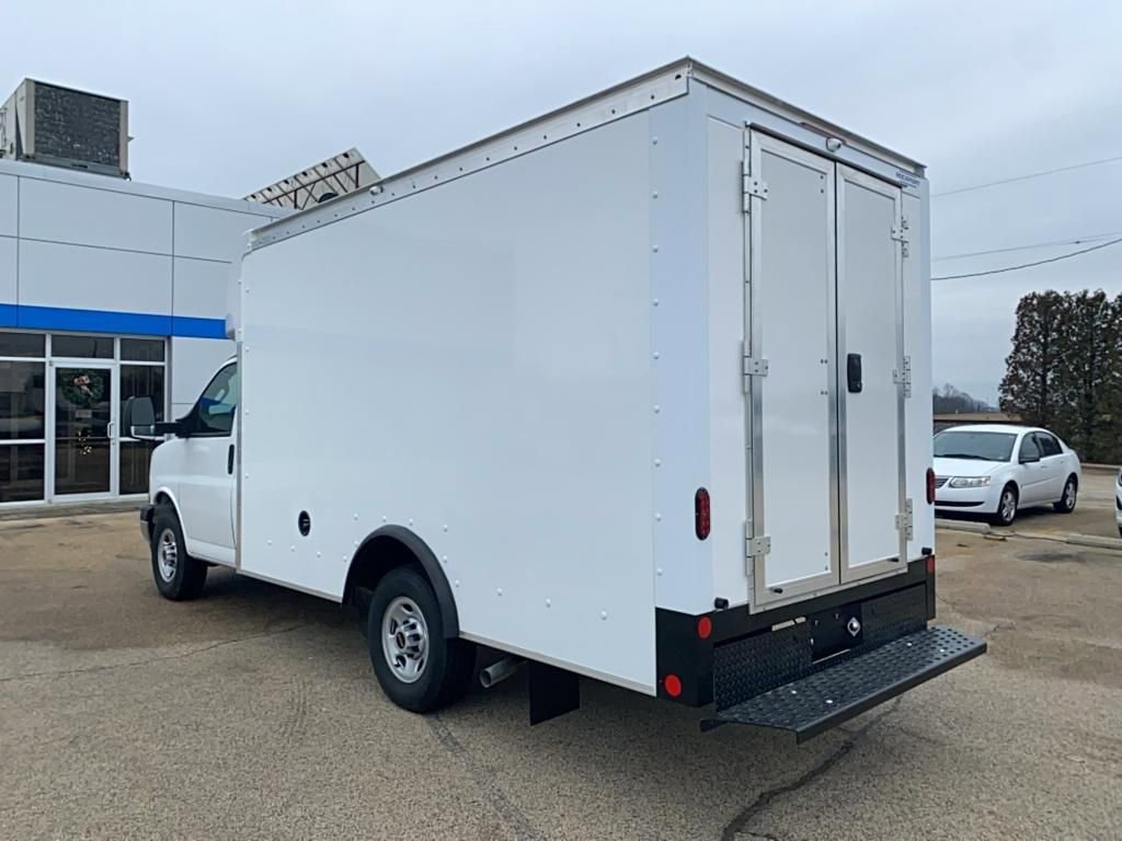 New 2024 GMC Savana 3500 w/ Power Convenience Package image 5