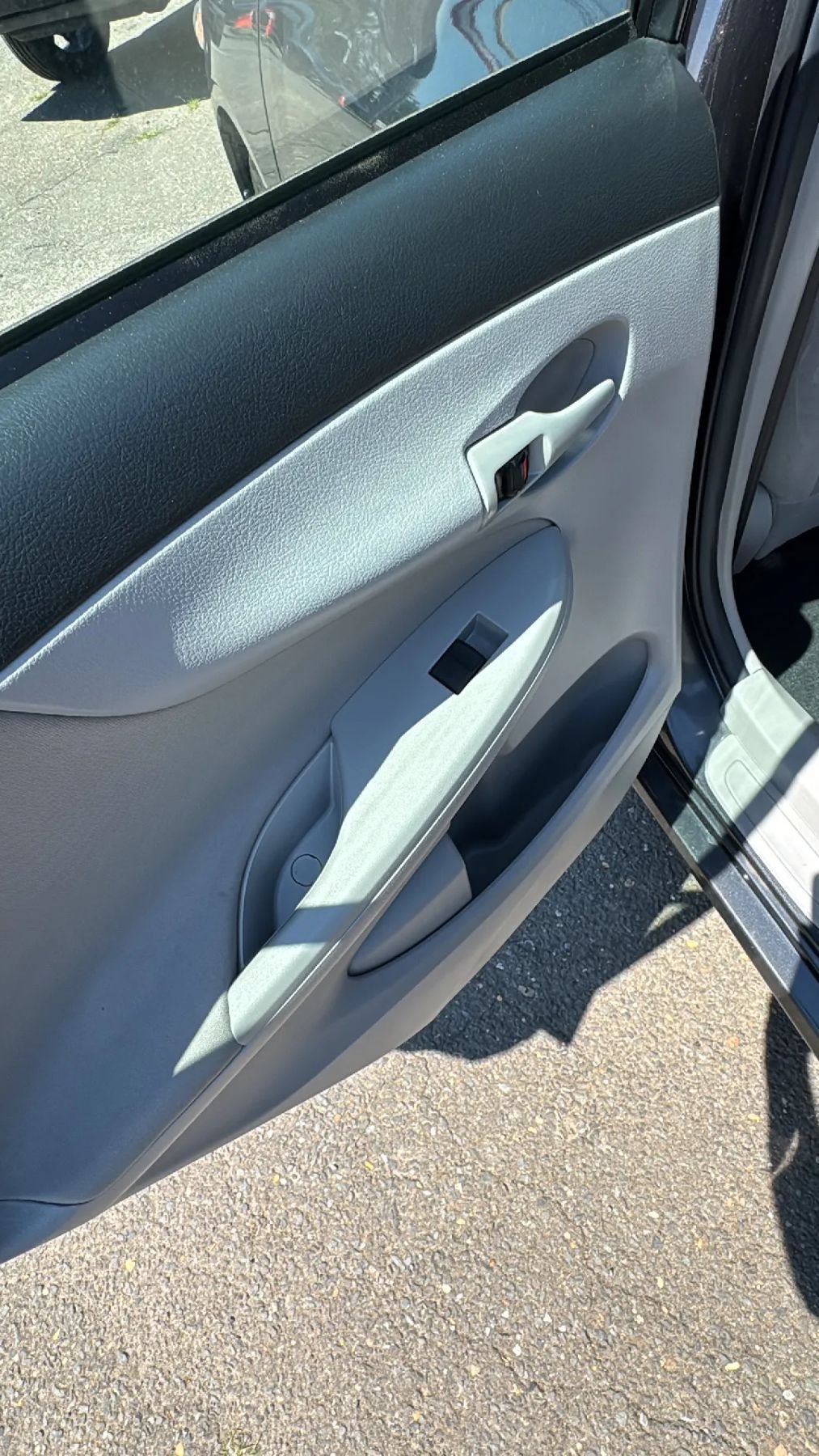Used 2013 Toyota Corolla L FWD image 14