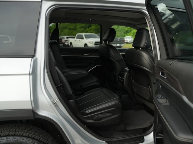 Used 2023 Jeep Grand Cherokee L Limited w/ Luxury Tech Group II AWD/4WD image 22