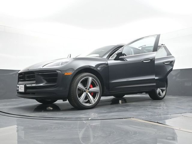 Certified 2023 Porsche Macan S image 31