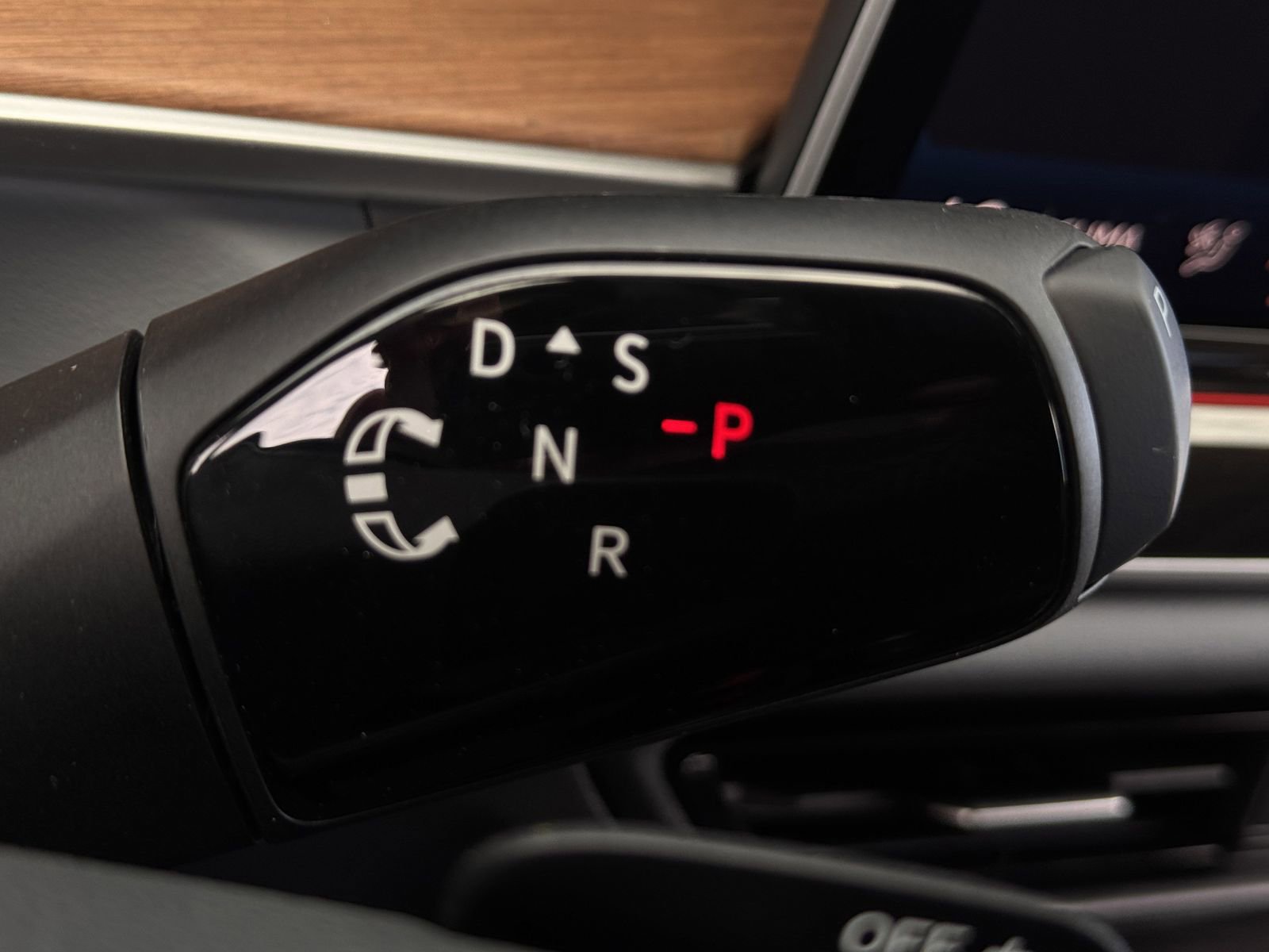 New 2026 Volkswagen Tiguan SEL R-Line image 21