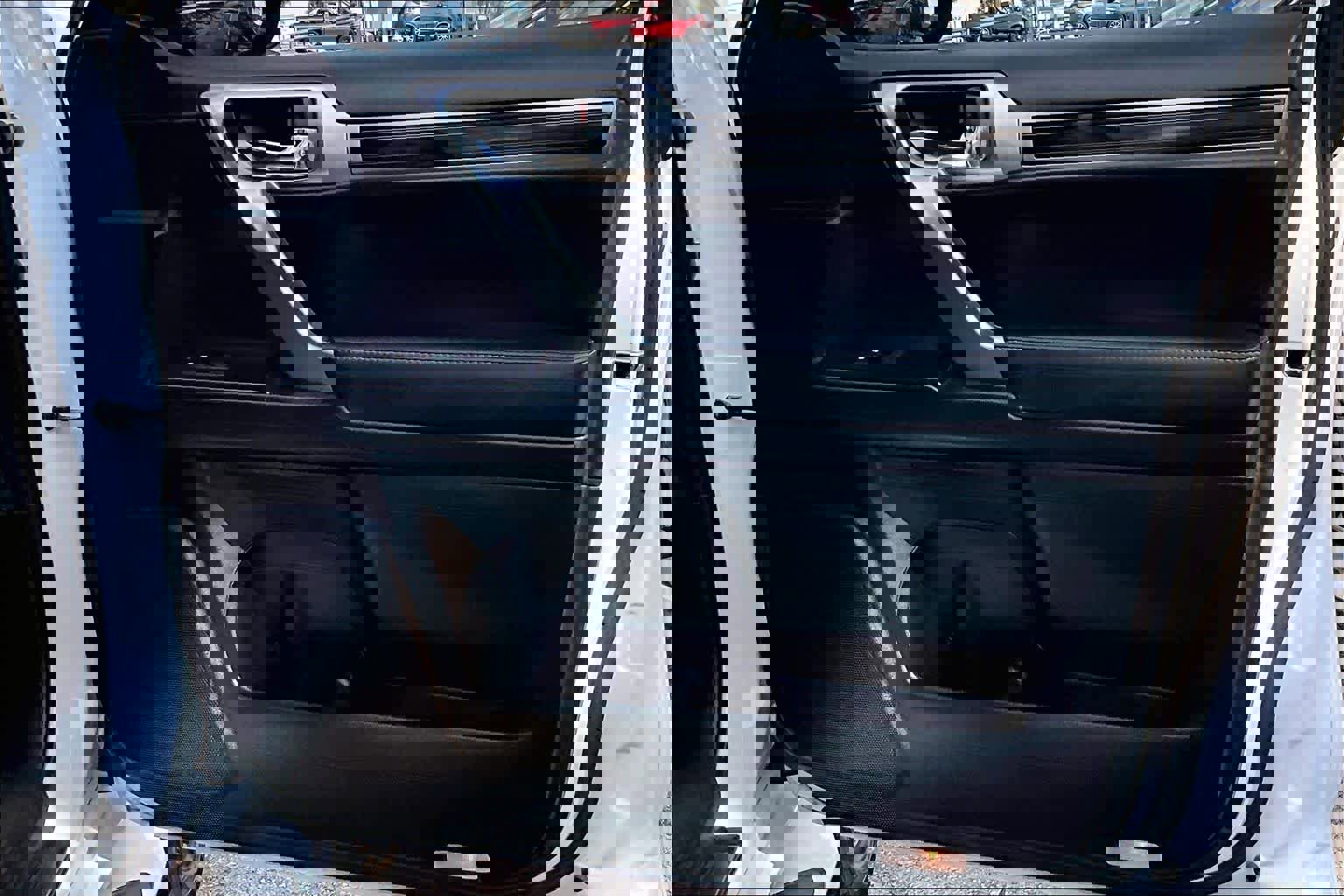 Used 2023 Lexus GX 460 Luxury w/ Sport Design Package image 27