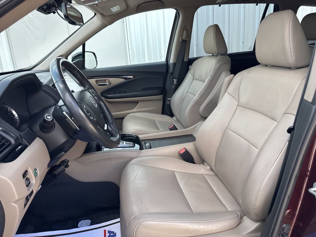 Used 2017 Honda Pilot Touring image 12